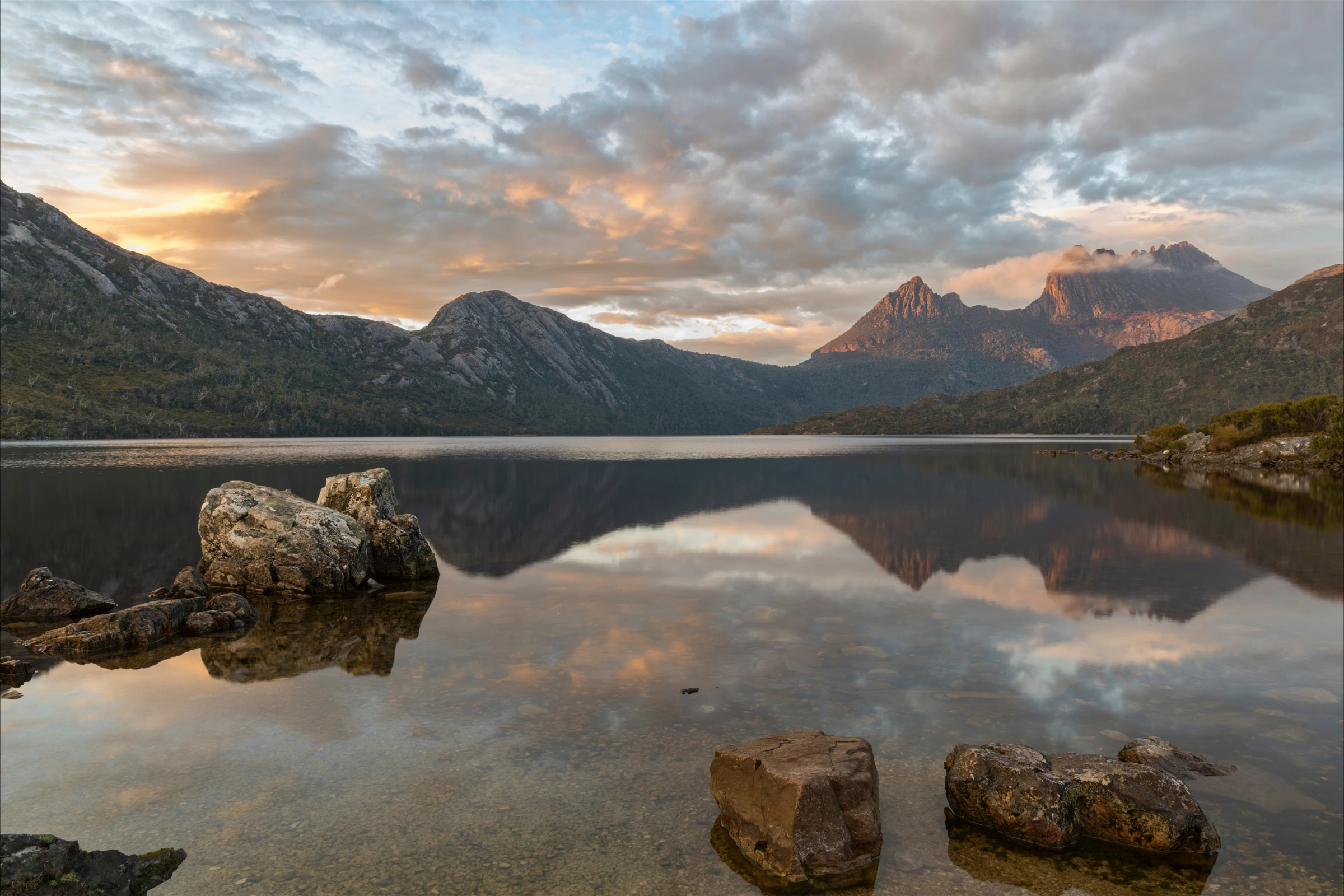Cradle_Mountain,_Tasmania[1].webp